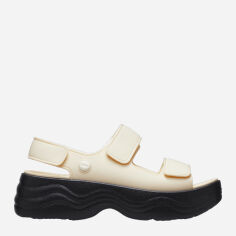 Акція на Жіночі сандалі Crocs Skyline Sandal W CR208183-VABK 34-35 (W5) 21 см Білий/Чорний від Rozetka