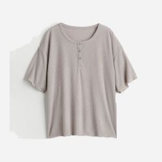 Акція на Піжамна футболка жіноча великих розмірів H&M 1045113ral XL Сіро-бежева від Rozetka