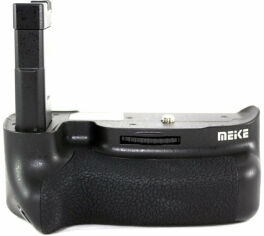 Акция на Meike Nikon D5500 (DV00BG0052) от Stylus