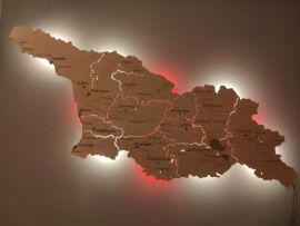 Акция на Карта Грузии (Сакартвело) на грузинском языке из фанеры настенный декор с Led подсветкой Nevet красно-белый 100х60 см (0001215) от Stylus