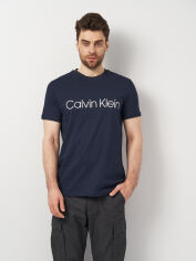 Акция на Футболка чоловіча Calvin Klein Jeans 11322.3 M (46) Темно-синя от Rozetka
