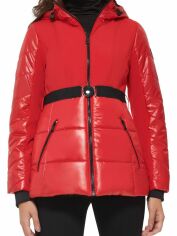 Акция на Куртка демісезонна з капюшоном жіноча Guess 939633057 M Червона от Rozetka