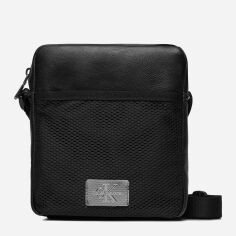 Акція на Сумка планшет через плече чоловіча Calvin Klein K50K511389-BEH Чорна від Rozetka