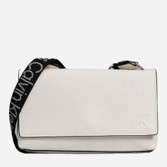 Акція на Сумка крос-боді через плече жіноча Calvin Klein Jeans K60K611556-YAF Біла від Rozetka