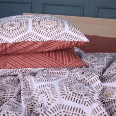 Акція на Наволочка MirSon Бязь 17-0739 Amber Geometrics 70х70 см від Rozetka