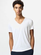 Акція на Футболка довга чоловіча Uniqlo 441307312 S Біла від Rozetka