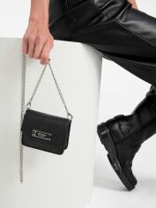 Акція на Сумка крос-боді через плече жіноча маленька Guess 313421991 Чорна від Rozetka