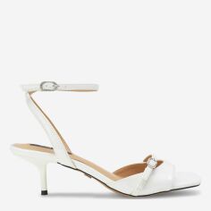 Акція на Жіночі босоніжки Nine West BYCCC02 38 24.8 см Білі від Rozetka