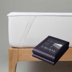 Акція на Набір U-tek Наматрацник Delight Водонепроникний з резинкою по кутах 80x200 см + Простирадло натяжне Сатин Boston Anthracite Stripe 80х200 см (DE80200 + BAS82) від Rozetka