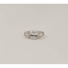 Акція на Женское кольцо с фианитами Maxi Silver 8131 SE, размер 21.5 від Allo UA