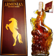 Акція на Бренди Армянский "Конь" 5 лет выдержки 0.5 л 40% (4850015311471) від Rozetka UA