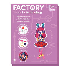 Акція на Набір для творчості DJECO Factory Брошка Дівчинка-кролик зі світлодіодом (DJ09320) від Будинок іграшок