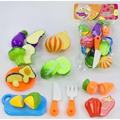 Акция на Детский Игровой развивающий Набор Овощи на липучках с ножом, дощечкой, тарелкой и вилкой, 16 деталей, 8 овощей от Allo UA