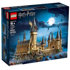 Акция на Конструктор LEGO Harry Potter Замок Гоґвортс (71043) от Будинок іграшок
