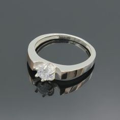 Акція на Серебряное кольцо с золотыми вставками Хай-тэк 20 размер від Allo UA