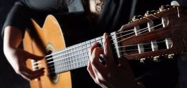 Акция на До 8 уроків гри на гітарі в «Art Mus» от Pokupon