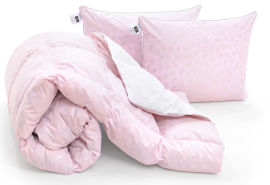 Акция на Набор пуховый 2171 зима-плюс Bio-Pink одеяло и 2 упругие подушки 90% пуха MirSon 172х205 см от Podushka