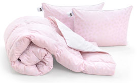 Акция на Набор пуховый зимний 2153 Bio-Pink одеяло и 2 упругие подушки 50% пуха MirSon 172х205 см от Podushka