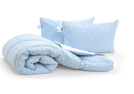 Акция на Набор пуховый летний 1874 Bio-Blue одеяло и 2 упругие подушки 90% пуха MirSon 140х205 см от Podushka