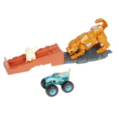 Акция на Игровой набор Hot Wheels Monster Trucks Опасные противники Саблезубый поединок (GYL09/GYL10) от Будинок іграшок