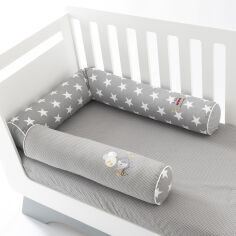 Акция на Захисний бортик-валик у дитяче ліжечко мультифункціональний Papaella зірка/горошок Сірий от Rozetka