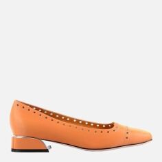 Акция на Жіночі туфлі зі шкіри Le'BERDES 00000011797 38 24.5 см Жовтогарячі от Rozetka