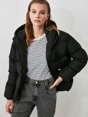 Акция на Куртка зимова коротка жіноча Trendyol TWOAW21MO0022 XS Black от Rozetka