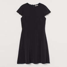 Акція на Сукня-футболка коротка літня жіноча H&M 0954012 XS Чорна від Rozetka