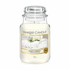 Акція на Ароматична свічка в банці Yankee Candle Fluffy Towels, 623 г від Eva