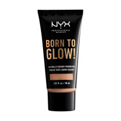 Акция на Сяюча тональна основа для обличчя NYX Professional Makeup Born To Glow! Naturally Radiant Foundation, 7.5 Soft Beige, 30 мл от Eva