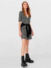 Акція на Сукня на запах коротка літня жіноча Stradivarius XAZ335033ZFGF M Чорна з білим від Rozetka
