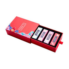 Акція на Набір помад для губ Catkin Rouge Lipstick Gift Set (CR129, 3.2 г + CR130, 3.2 г + CO149, 3.2 г + CO131, 3.2 г) від Eva