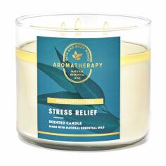 Акция на Ароматична свічка Bath & Body Works Aromatherapy Stress Relief Eucalyptus & Tea Scented Candle, 411 г от Eva