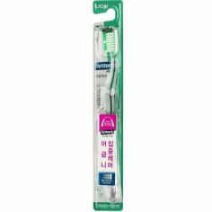 Акція на Зубная щетка средней жесткости Lion Korea Systema Toothbrush Dual Action Глубокая очистка від MOYO
