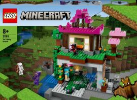 Акція на Конструктор Lego Minecraft Площадка для тренировок 534 деталей (21183) від Stylus