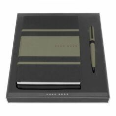 Акция на Набір блокнот А5 + ручка Hugo Boss Gear Matrix хакі (HPBH974T) от Y.UA