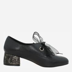 Акция на Жіночі туфлі зі шкіри Classic Style RС9123 37 23.5 см Чорні от Rozetka