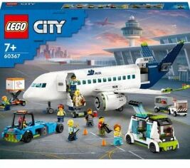 Акція на Конструктор Lego City Пасажирський літак 913 деталі (60367) від Y.UA