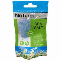 Акція на Соль для ванн морская Nature Code с цветами ромашки и эфирным маслом 100г від MOYO